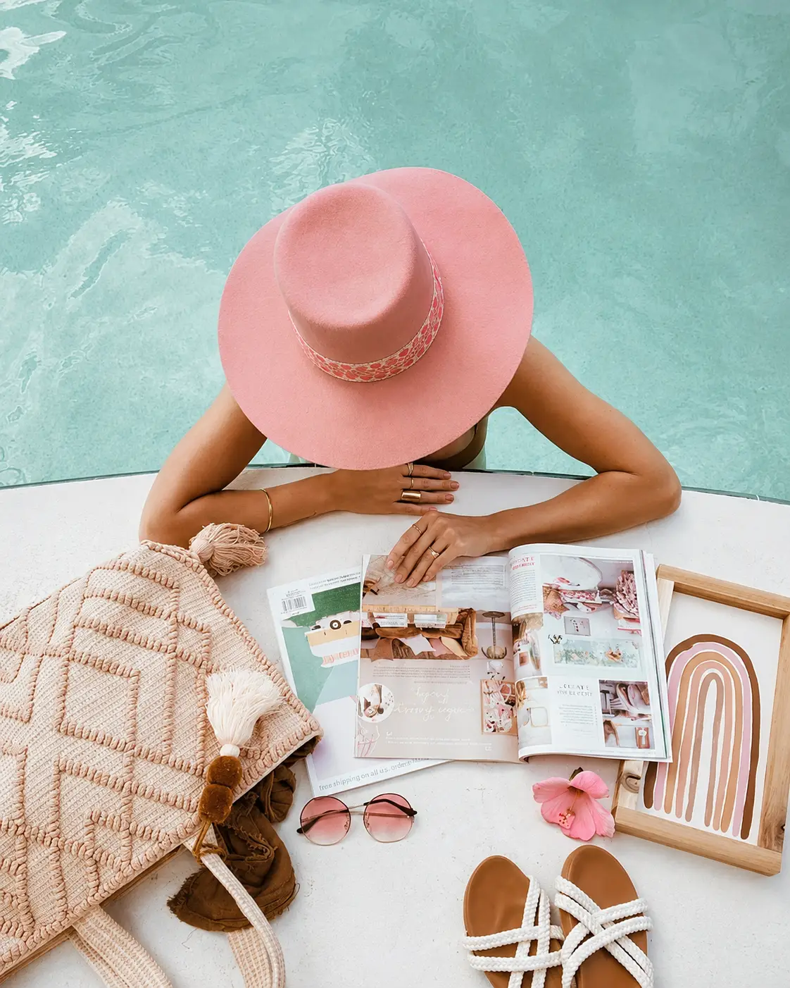 Lifestyle product discovery through editorial content and brand storytelling